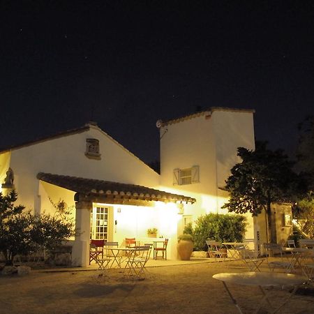 Cacharel Hotel Saintes-Maries-de-la-Mer Exterior foto